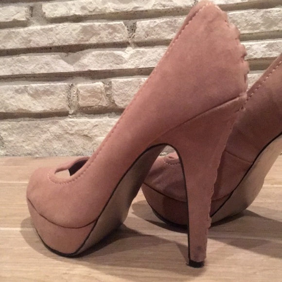 Steve Madden Tan Suede Peep Toe Heels - Picture 6 of 7